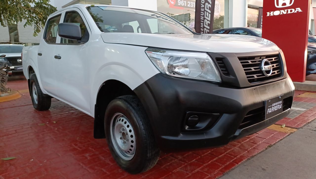 2020 Nissan NP300 Doble Cabina 2.5 SE Paq Seguridad Mt
