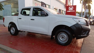 2020 Nissan NP300 Doble Cabina 2.5 SE Paq Seguridad Mt