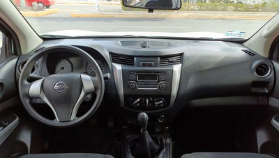 2020 Nissan NP300 Doble Cabina 2.5 SE Paq Seguridad Mt