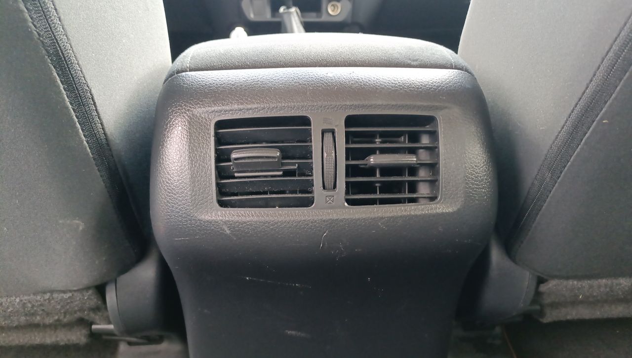 2020 Nissan NP300 Doble Cabina 2.5 SE Paq Seguridad Mt