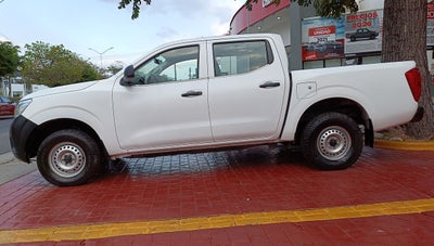 2020 Nissan NP300 Doble Cabina 2.5 SE Paq Seguridad Mt