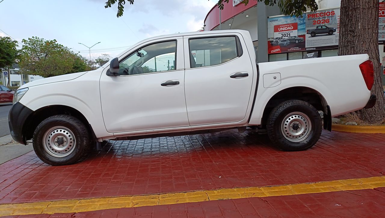 2020 Nissan NP300 Doble Cabina 2.5 SE Paq Seguridad Mt